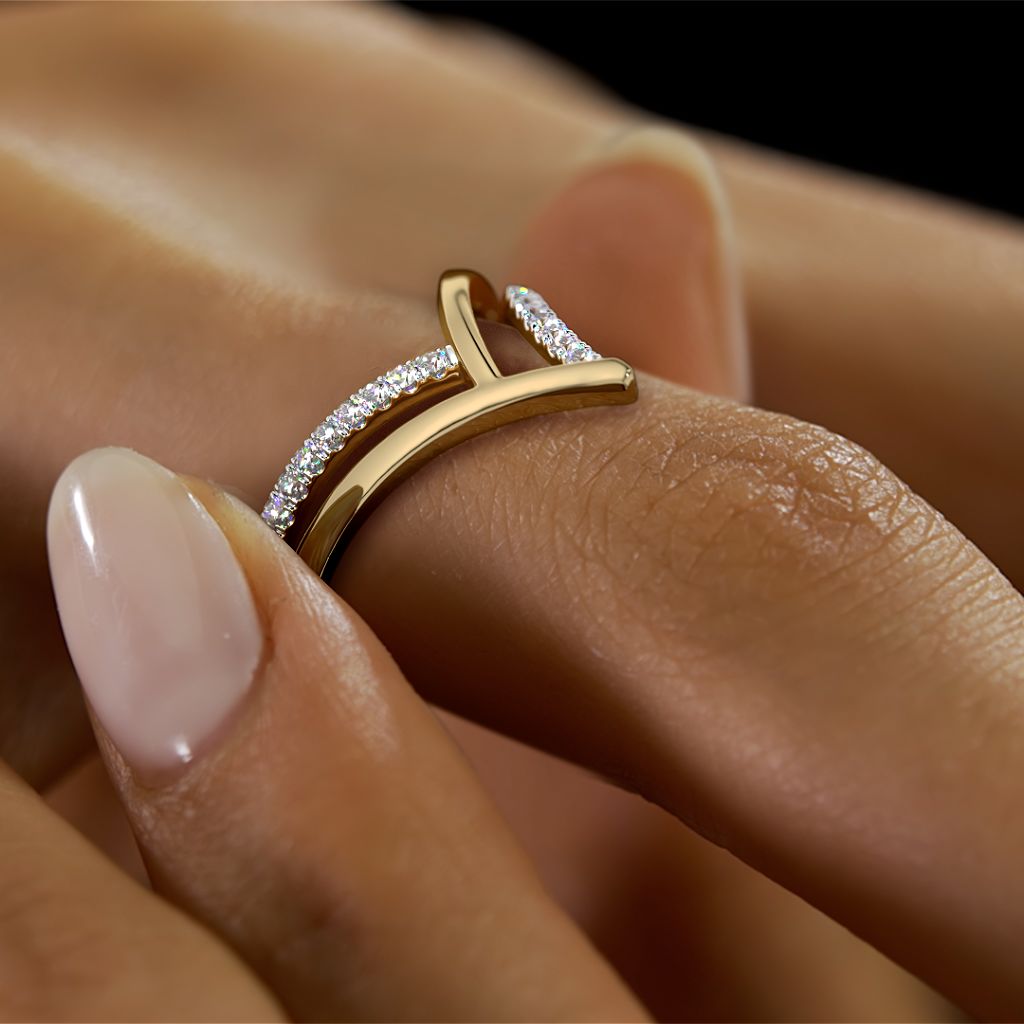The Chiara Chevron Ring