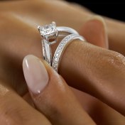 The Brillessa Bridal Ring Set - thumb 4