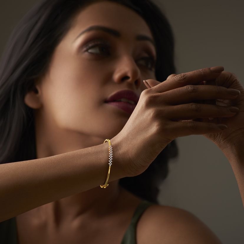 The Gracia Oval Bangle - Back View